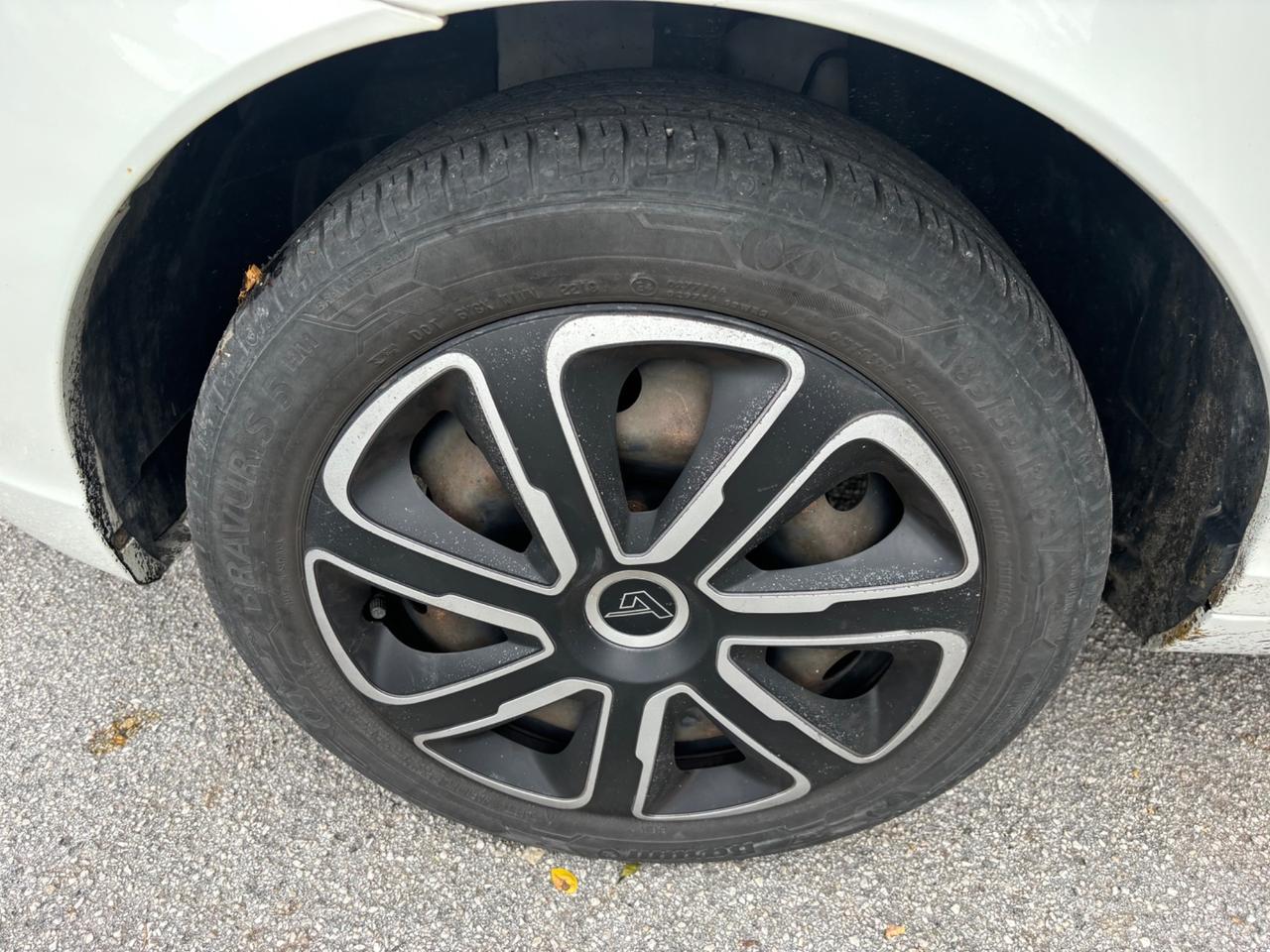 Lancia Ypsilon 1.2 69 CV Elle NEOPATENTATI