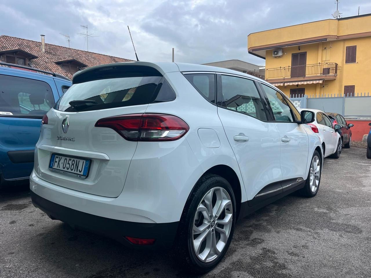 Renault Scenic Scénic dCi 8V 110 CV EDC Energy Bose