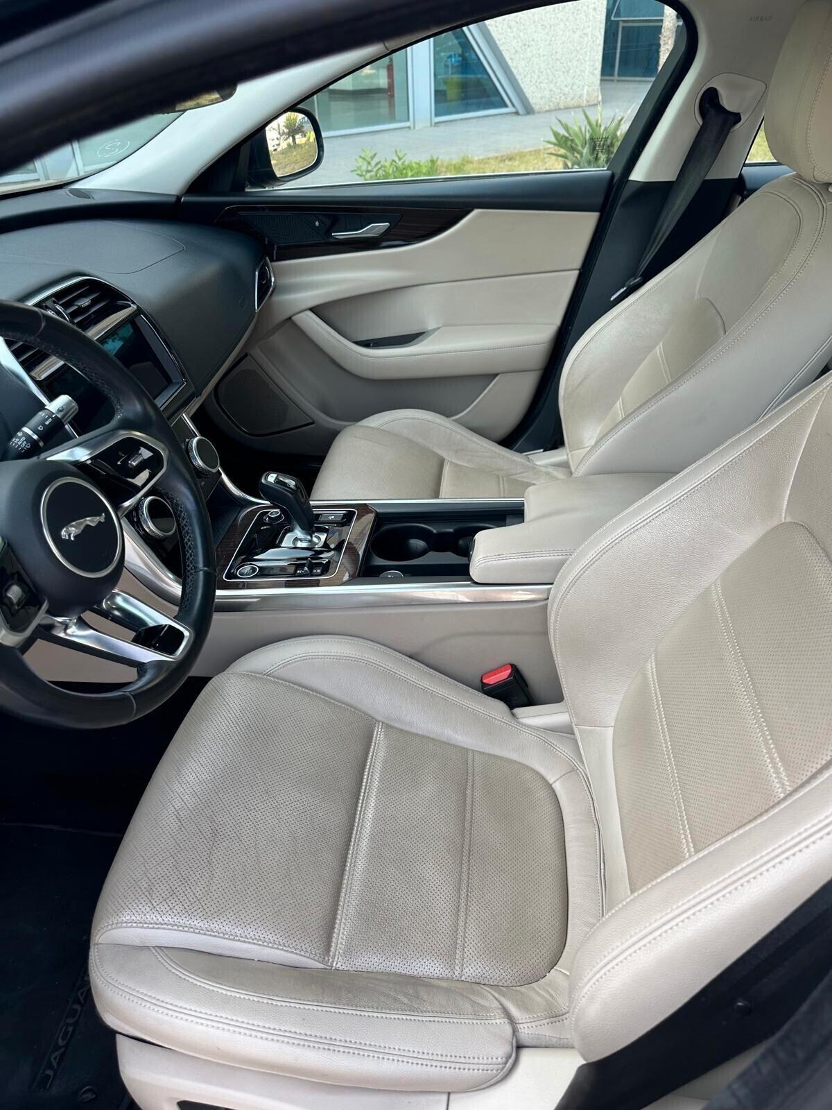 Jaguar XE 2.0d i4S 180cv auto T-stock offerta imperdibile