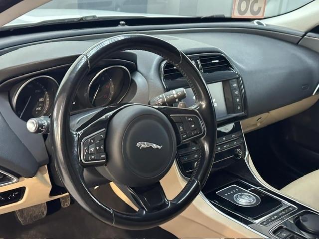 Jaguar XE 2.0 D 180 CV AWD aut. R-Sport