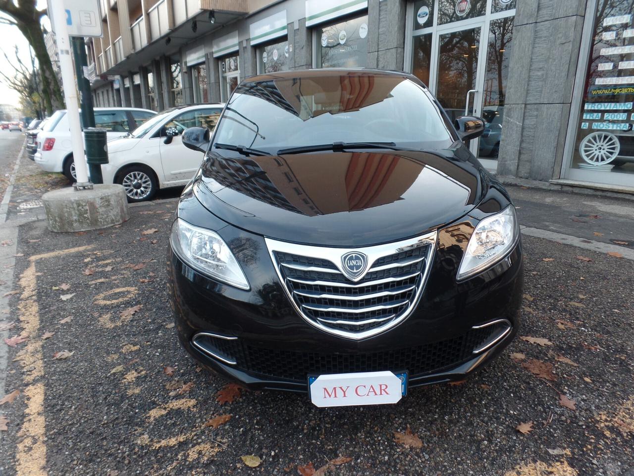 Lancia Ypsilon 0.9 TwinAir 85 CV 5 porte S&S Platinum