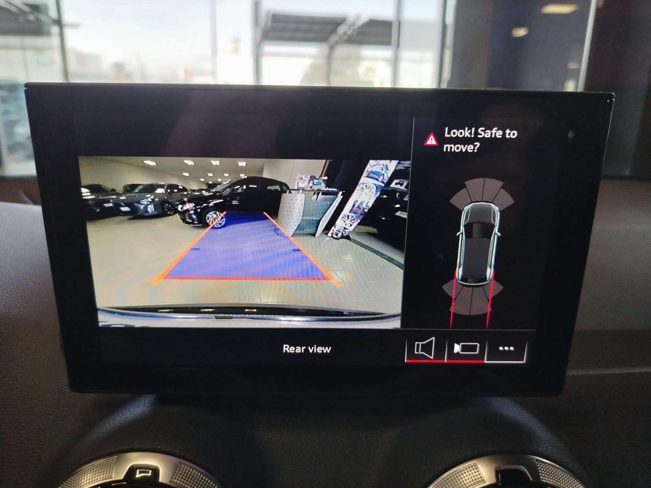 Audi Q2 Q2 35 2.0 tdi Identity Black s-tronic