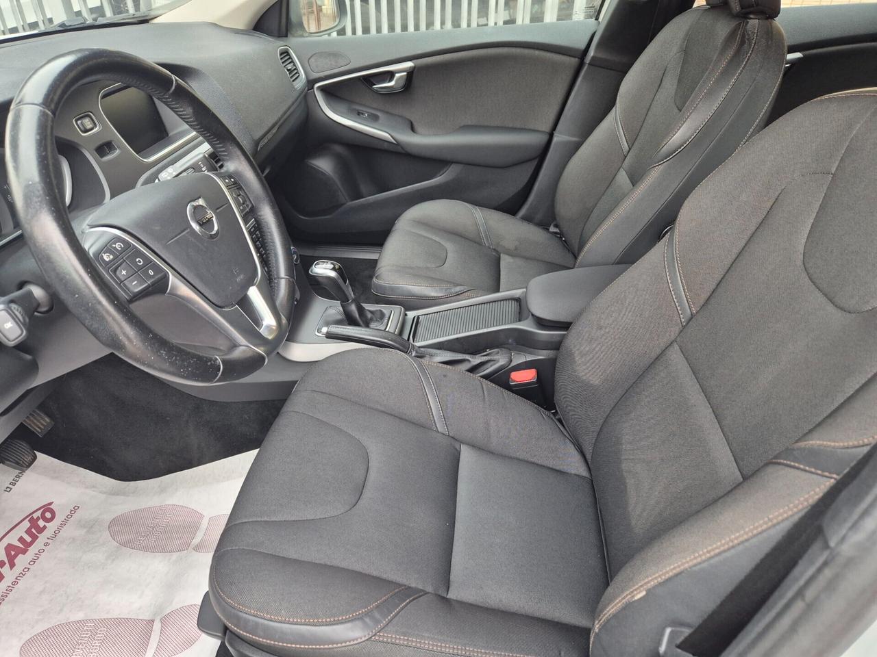 Volvo V40 Cross Country D2 Business Plus