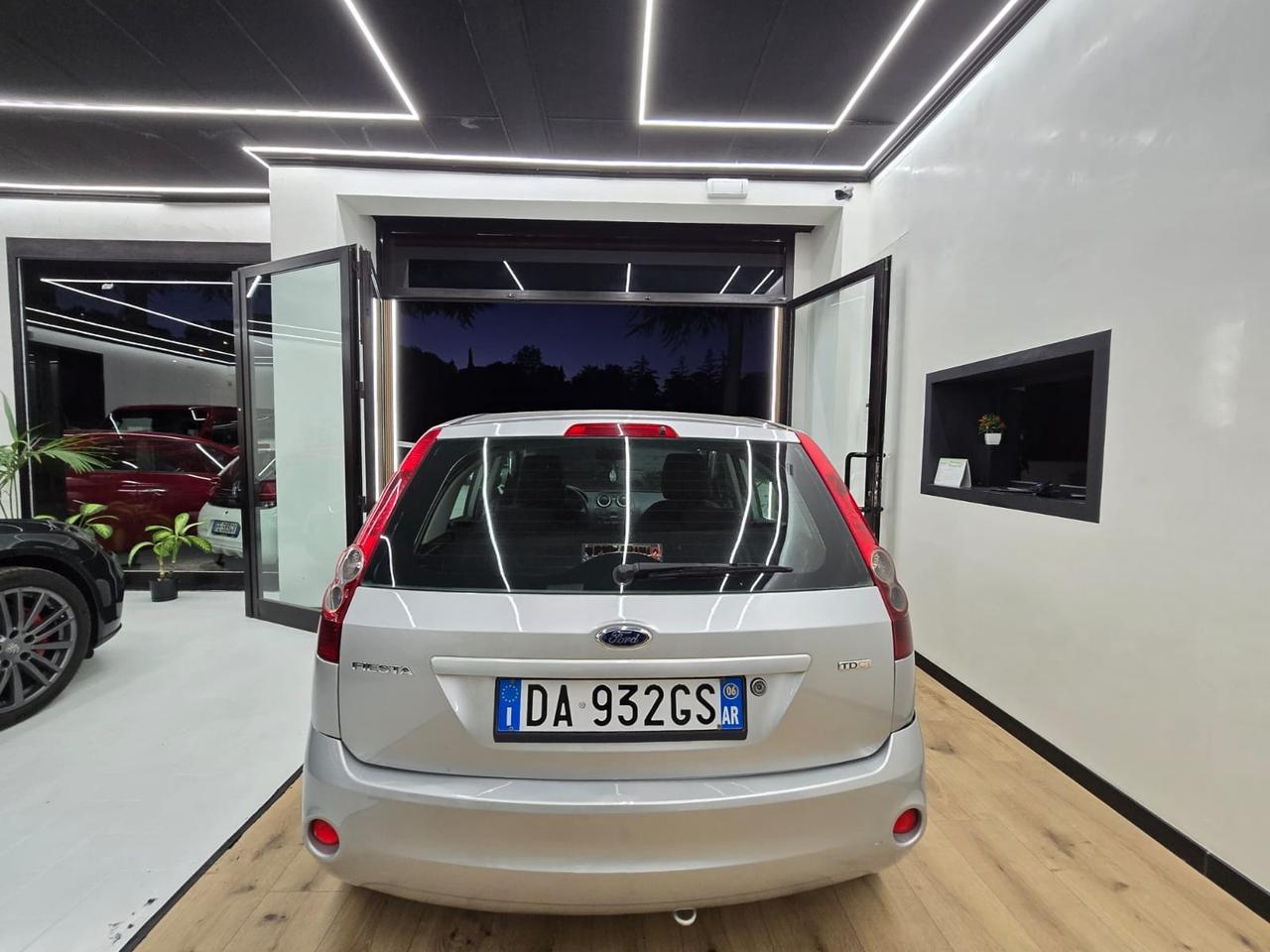 Ford Fiesta 1.4 TDCi 5p. Ghia