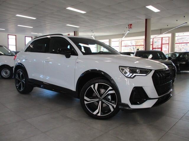 Audi Q3 35 TDI S tronic Blackline