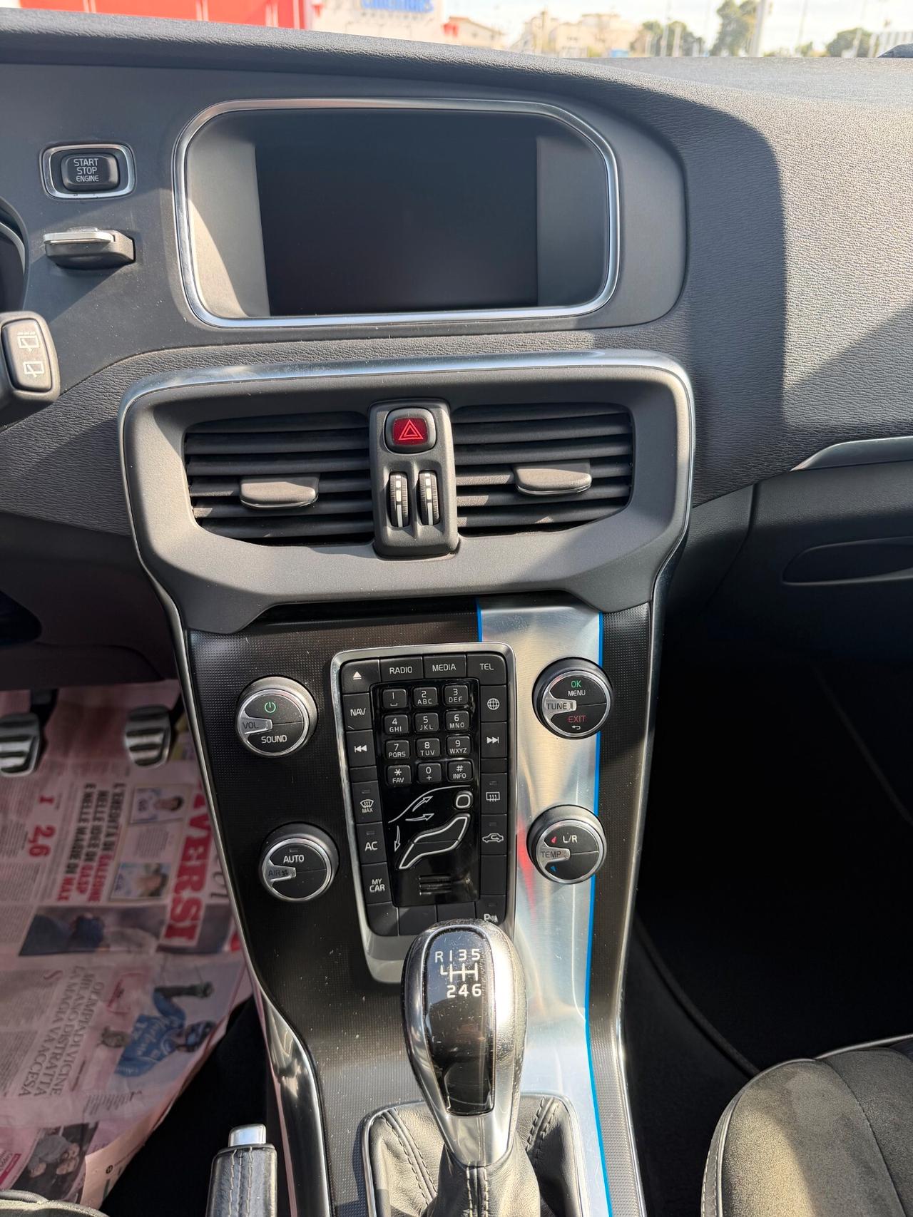 Volvo V40 D2 1.6 R-design Kinetic