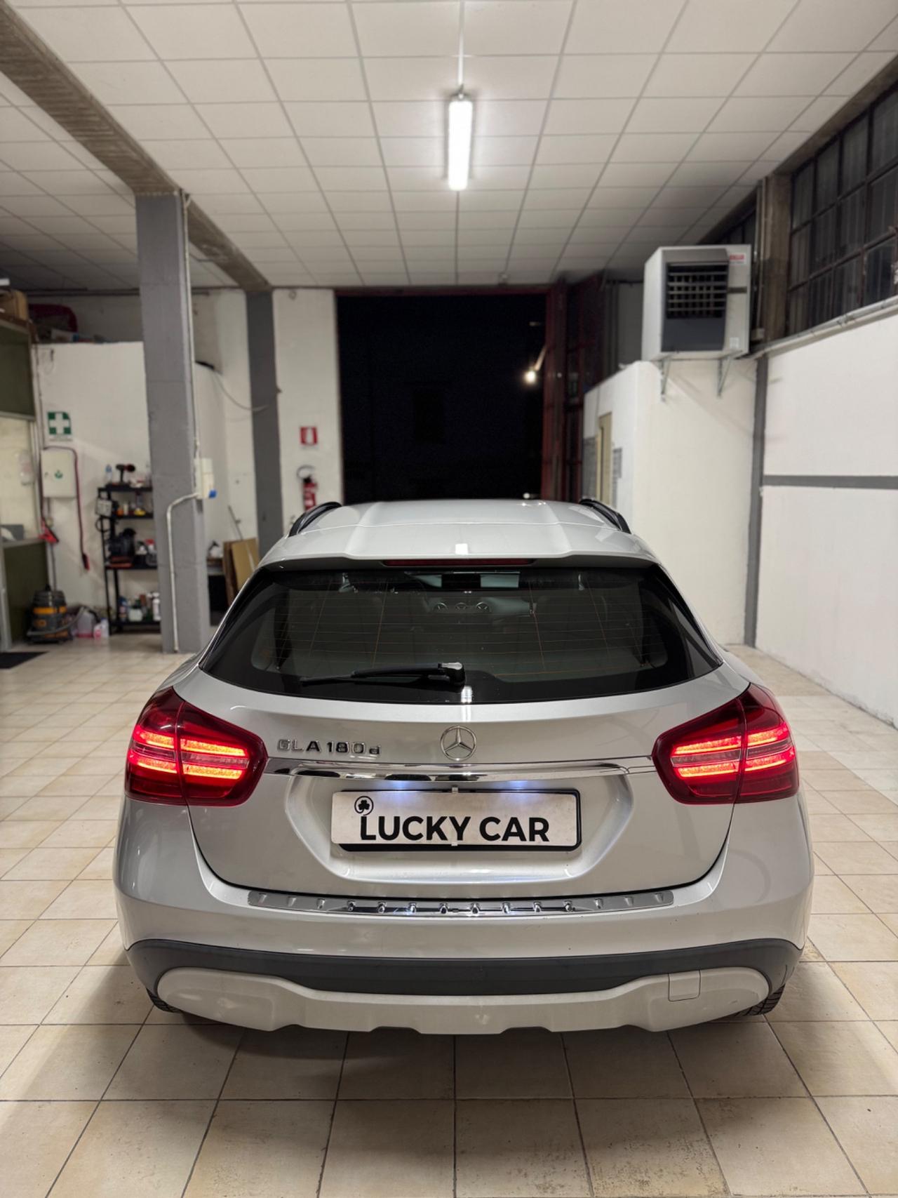 Mercedes-benz GLA 180 d Premium