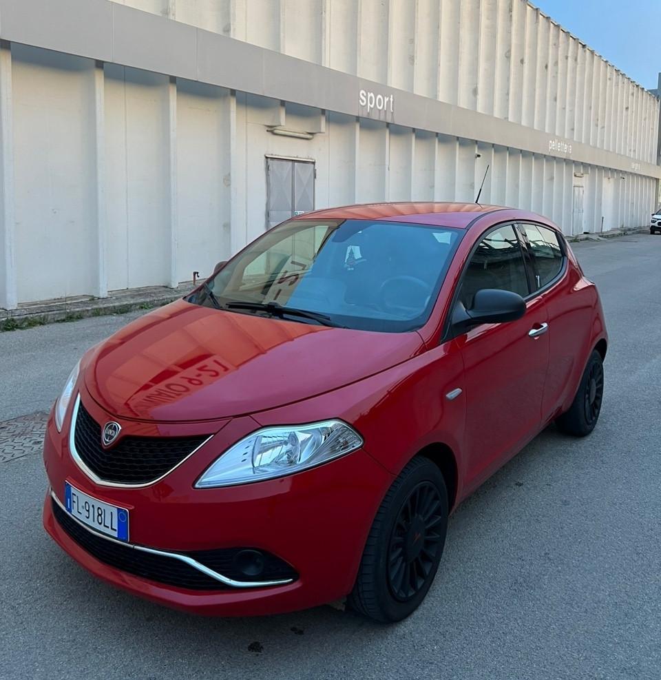 Lancia Ypsilon 1.3 MJT 16V 95 CV 5 porte S&S Silver