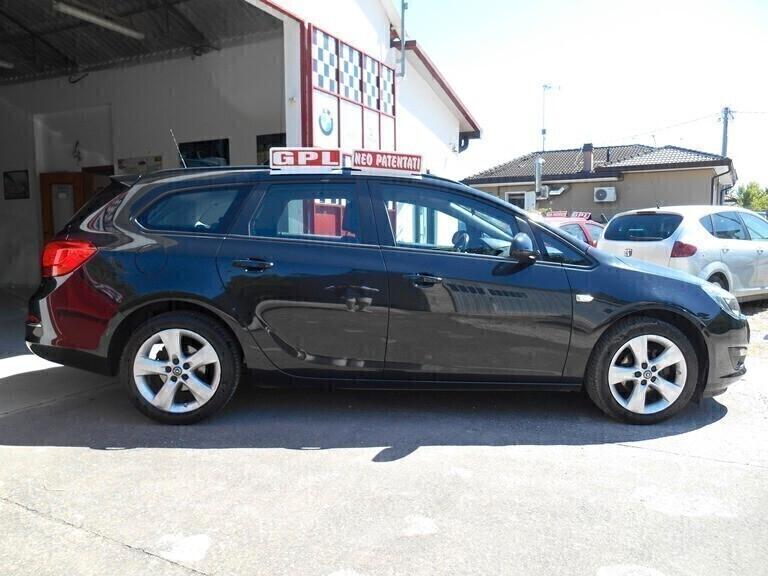 Opel Astra 1.4 Turbo 140CV Sports Tourer GPL Tech Elective