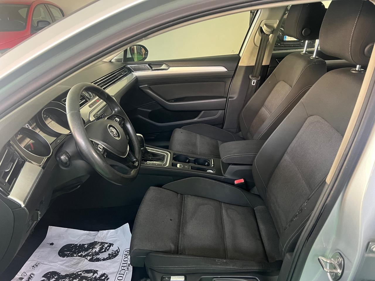 Volkswagen Passat Variant 1.6 TDI DSG Comfortline