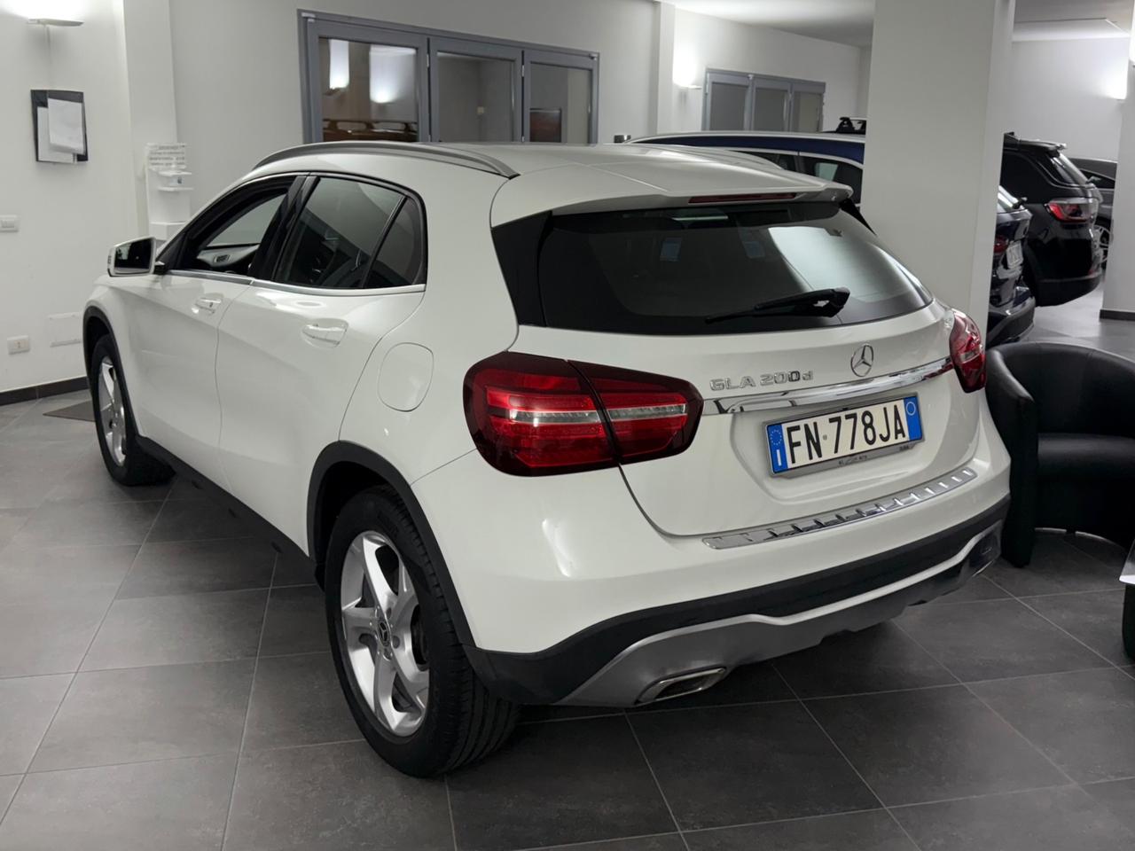 Mercedes-benz GLA 200 d Automatic 2.2 136 Cv Motore Mercedes
