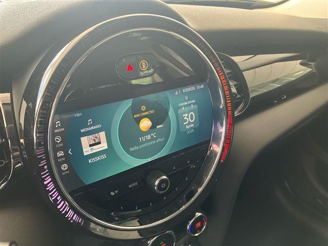 MINI Mini 5 Porte 1.5 Twin Power Turbo Cooper Essential