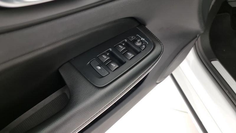 Volvo V60 B4 (d) Geartronic Momentum Business