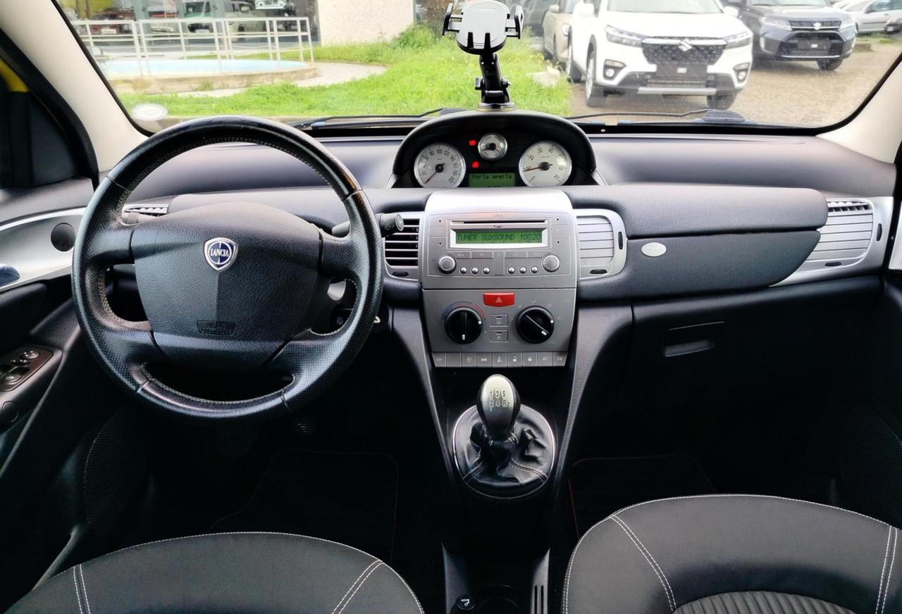 Lancia Ypsilon 3 Porte Ypsilon 1.3 mjt 16v Sport MomoDesign 105cv