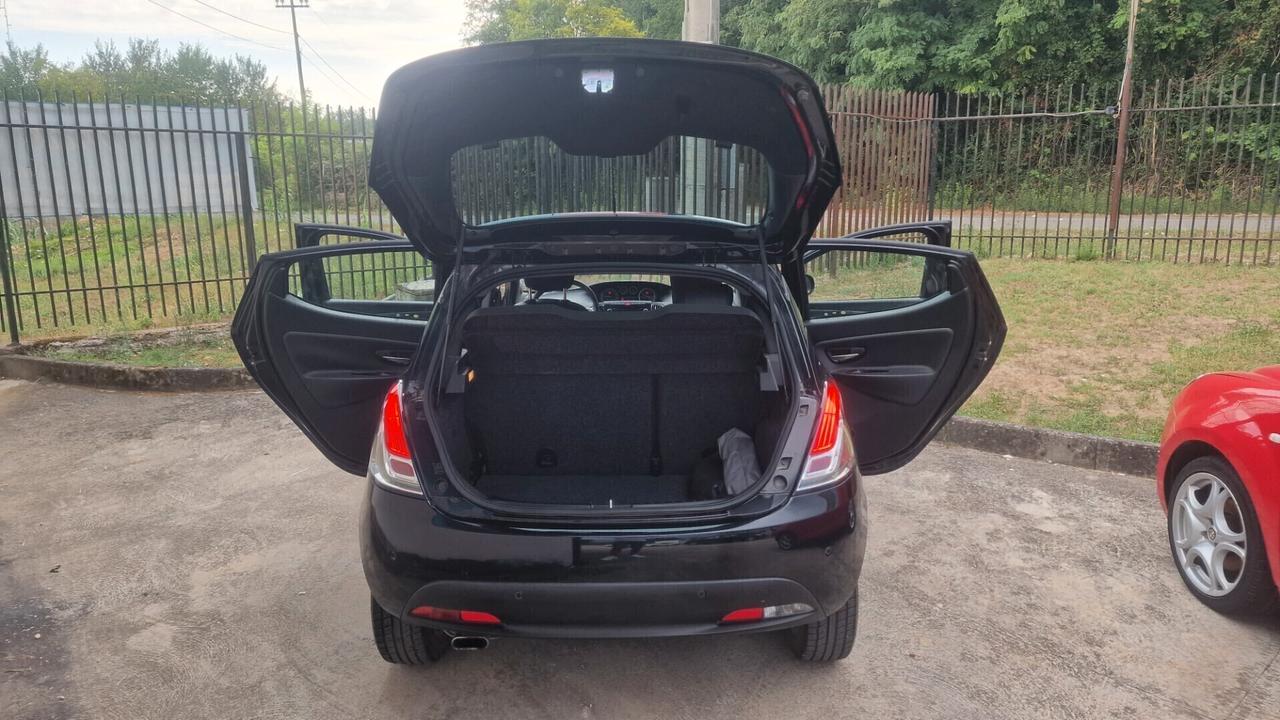 Lancia Ypsilon 1.2 69 CV 5 porte GPL Ecochic Gold