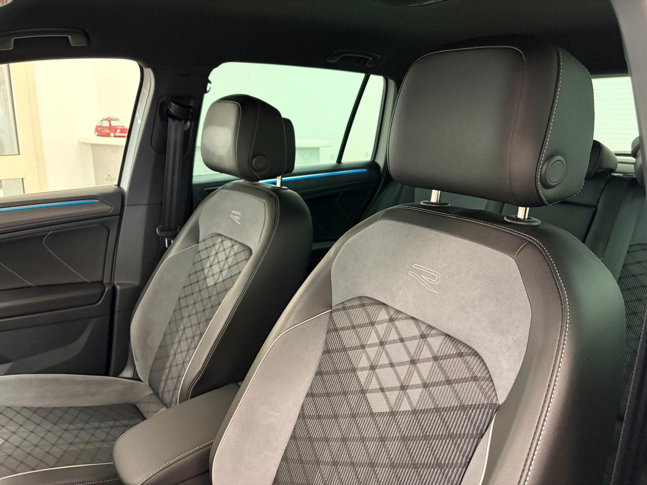 Volkswagen Tiguan 2.0 TDI 150 CV SCR DSG R-Line