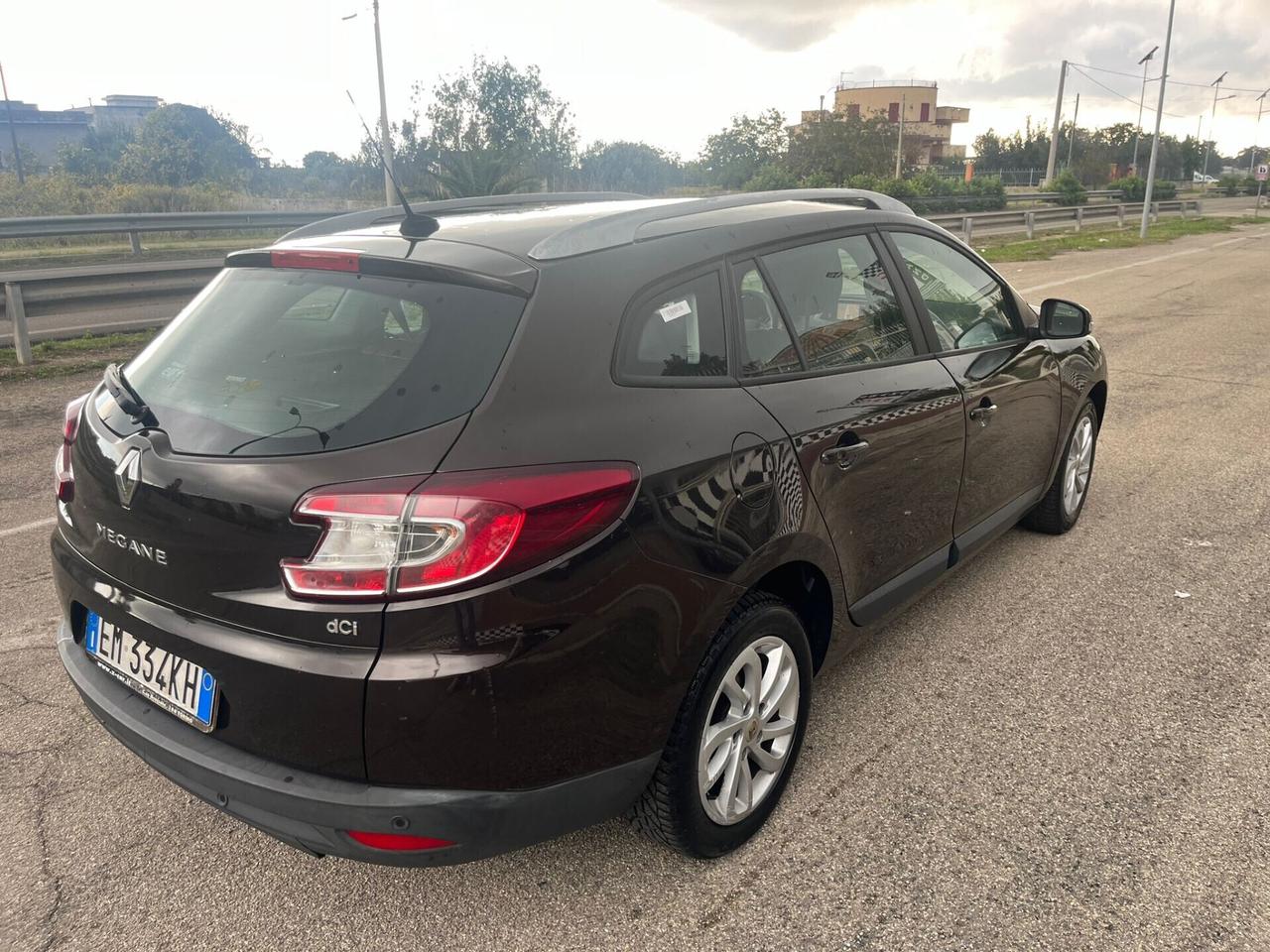 Renault Megane 1.5 dCi 110CV EDC SporTour 2012