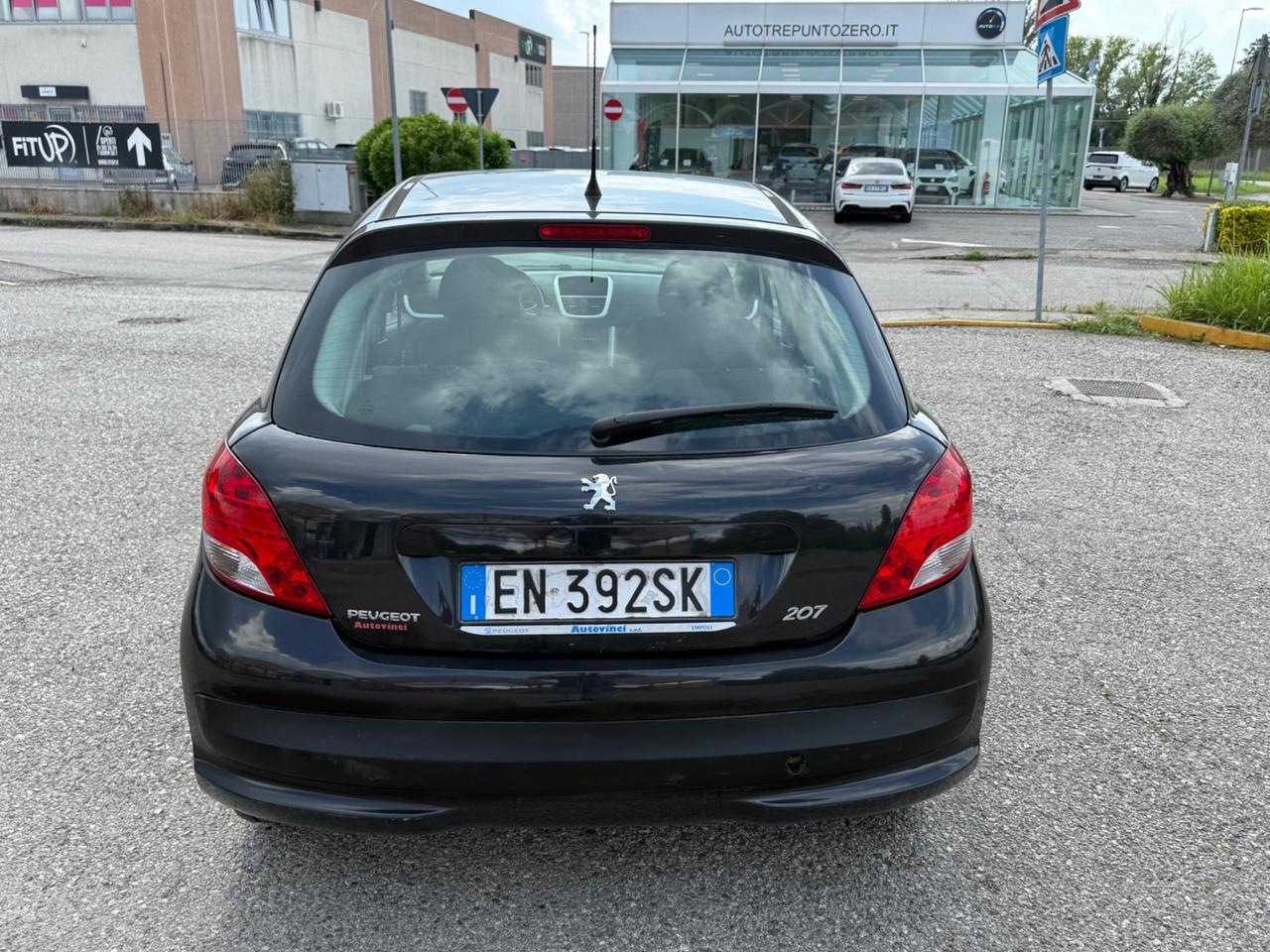 Peugeot 207 1.4 HDi 70CV 5p. Active
