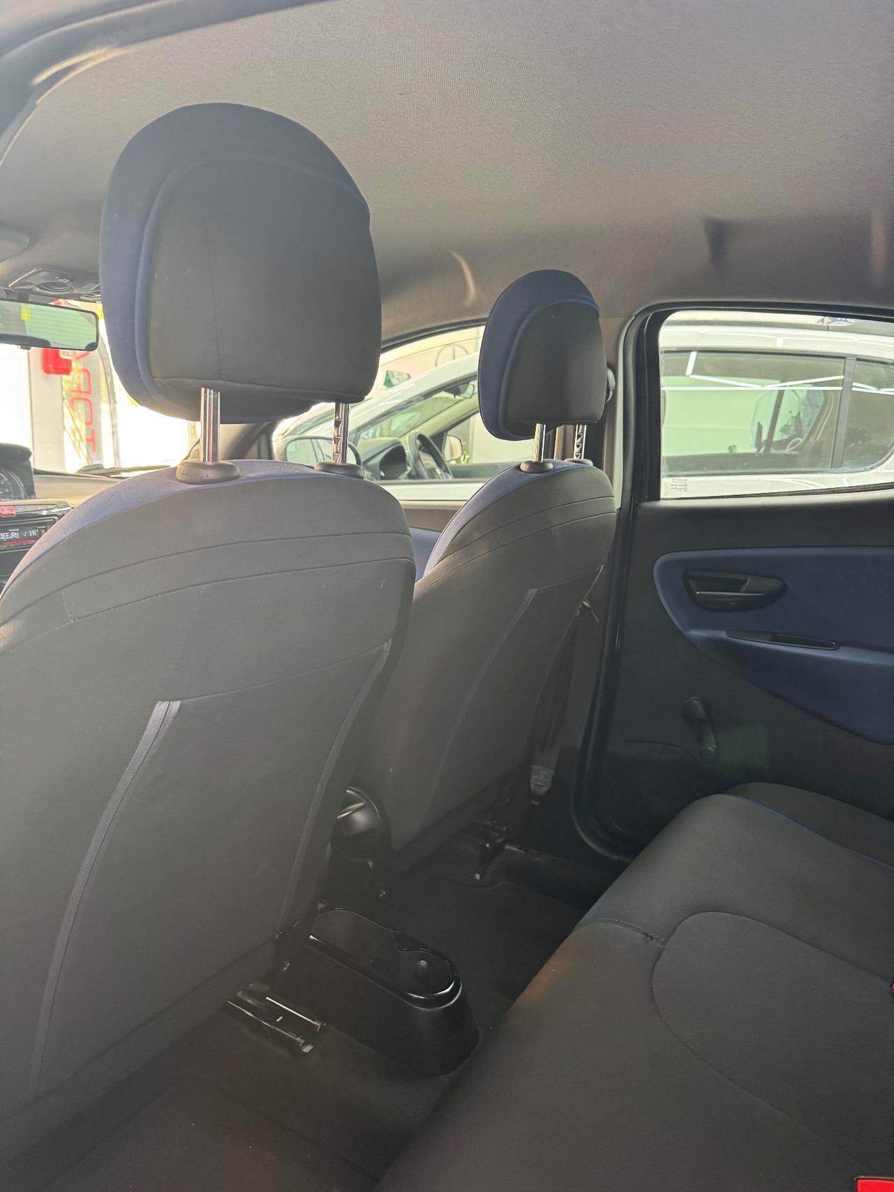 Lancia Ypsilon 1.2 69 CV 5 porte Platinum