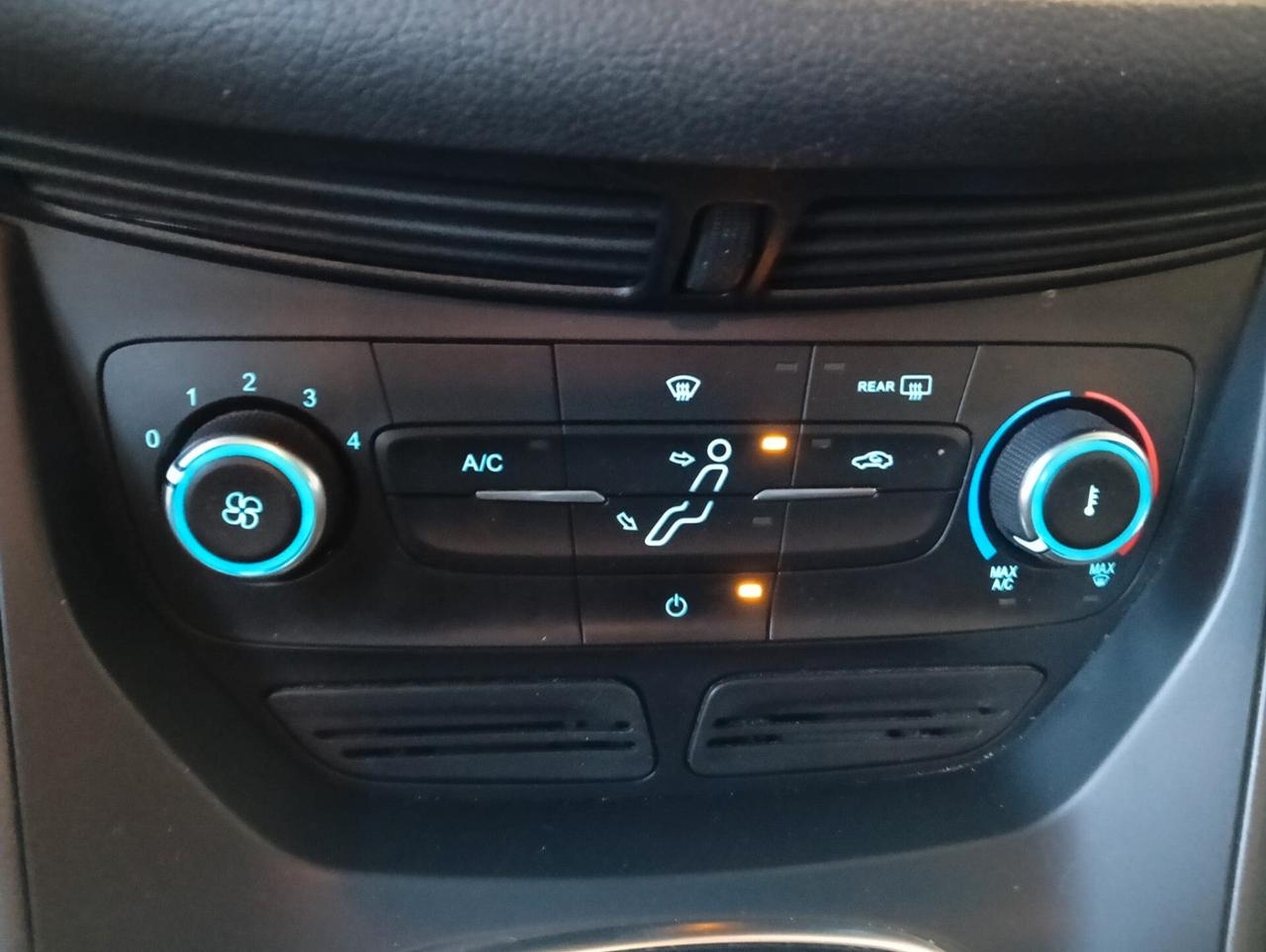 Ford C-Max 1.6 120CV GPL