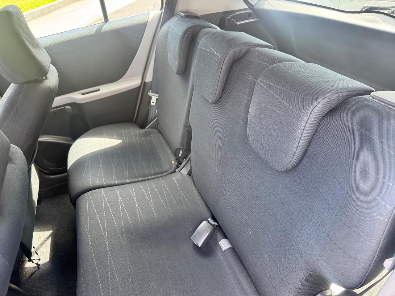 Toyota Yaris 1.0 5 porte Neopatentati