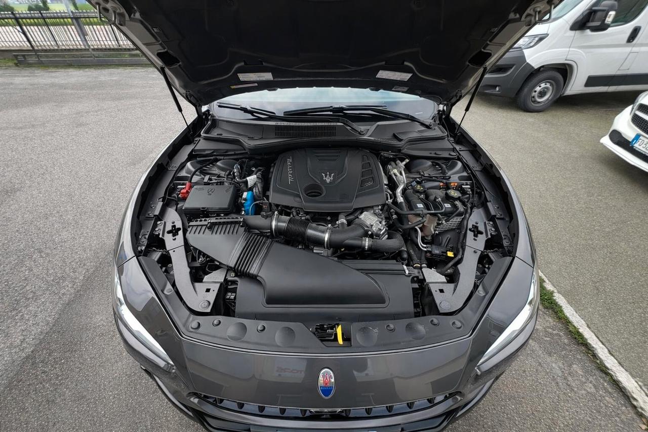 Maserati Ghibli 330 CV MHEV GRANSPORT