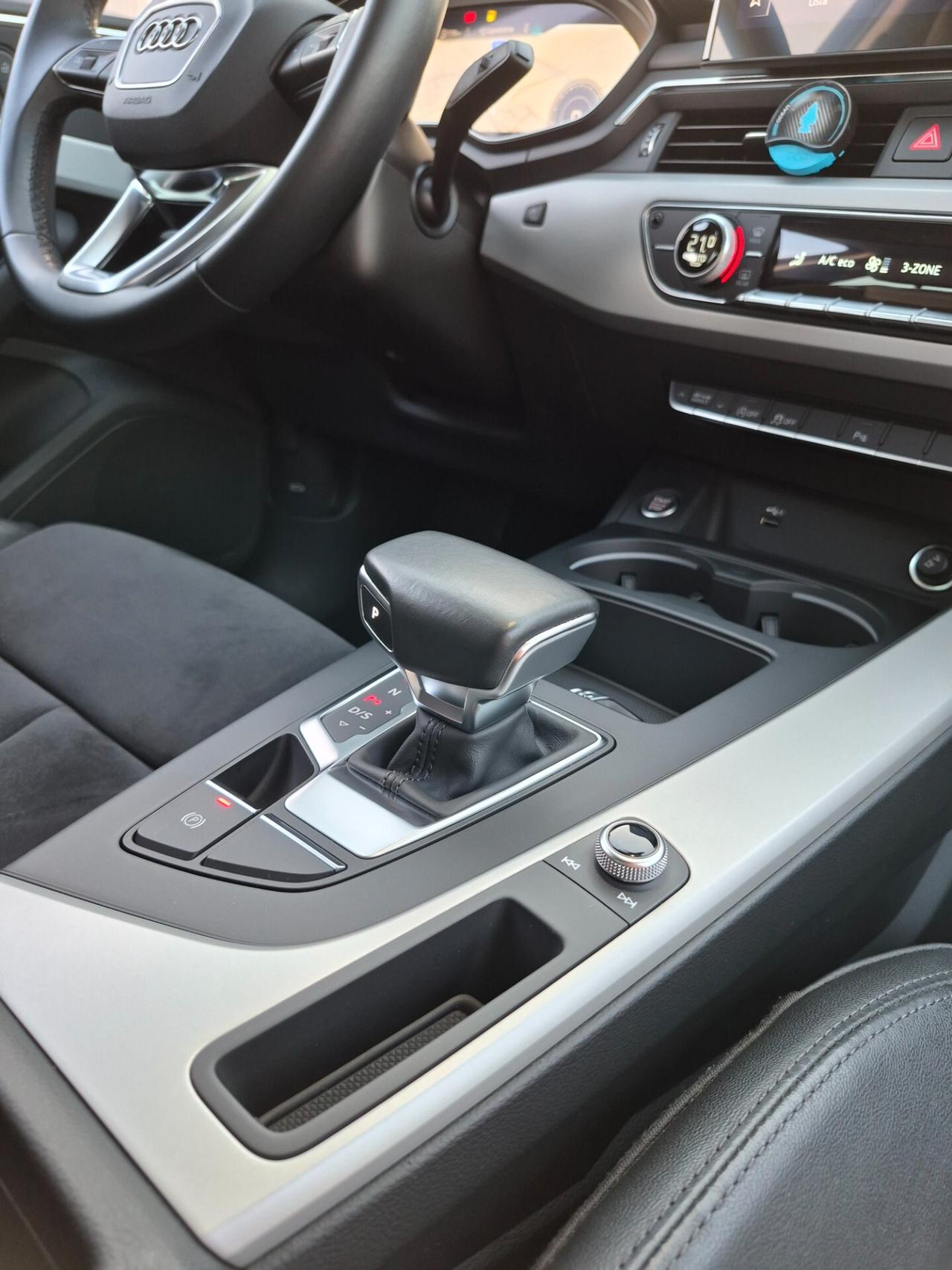 Audi A4 Avant 30 TDI/136 CV S tronic Business Advanced