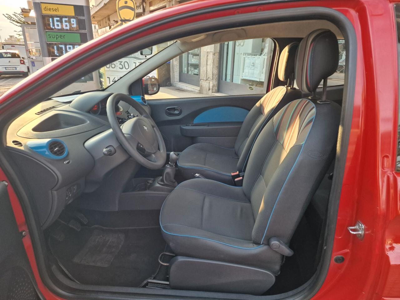 Renault Twingo 1.2 16V Live