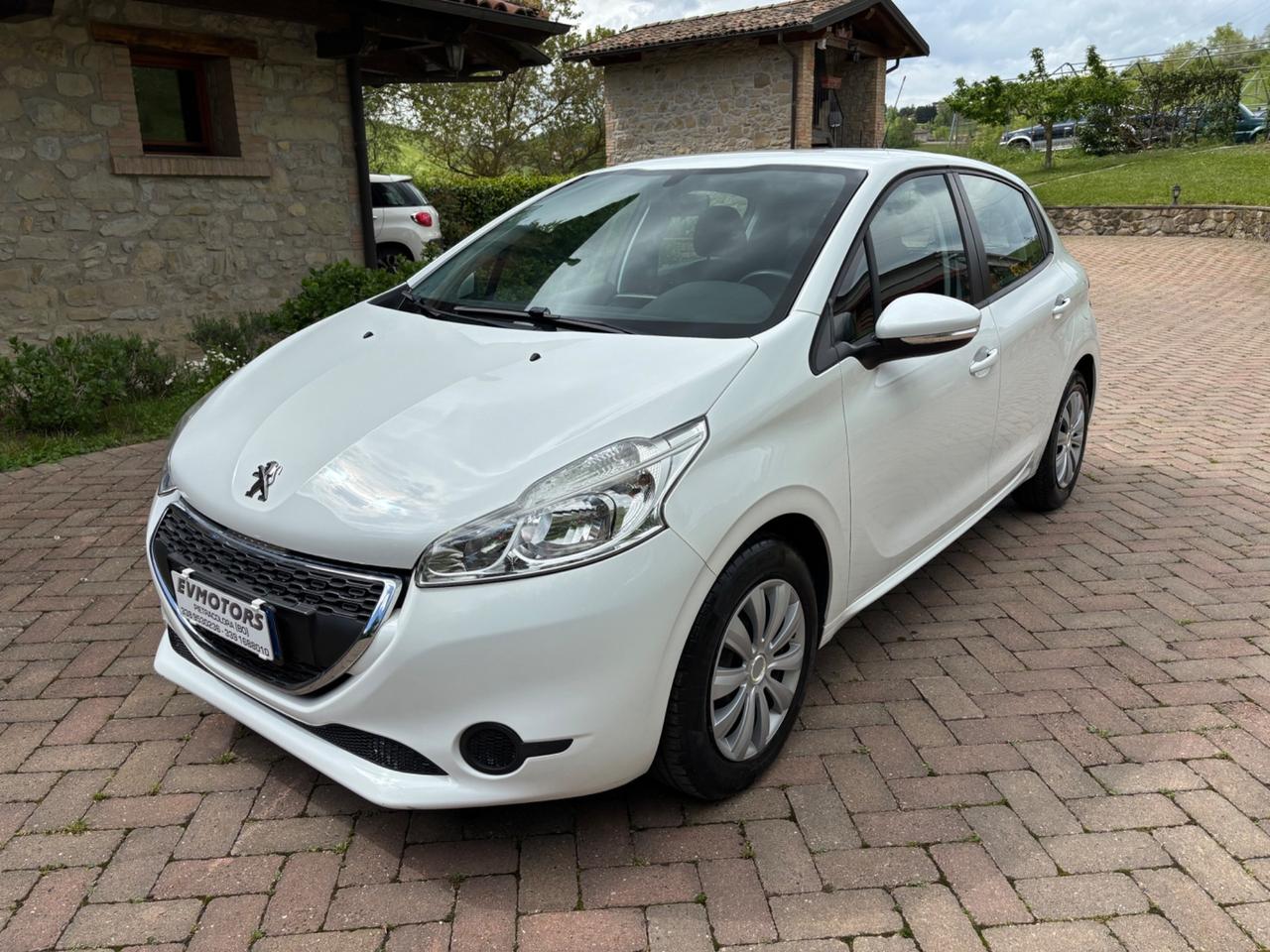 Peugeot 208 1.4 HDi 68 CV 5 p. 45.000 Km OK NEOPATENTATI