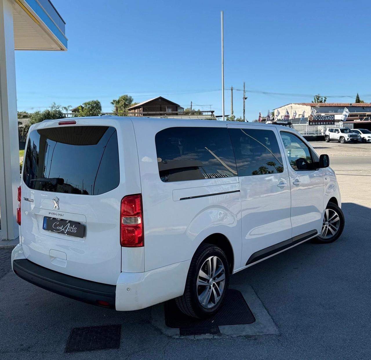 Peugeot Traveller BlueHDi 180cv EAT8 Long Allure 9 POSTI