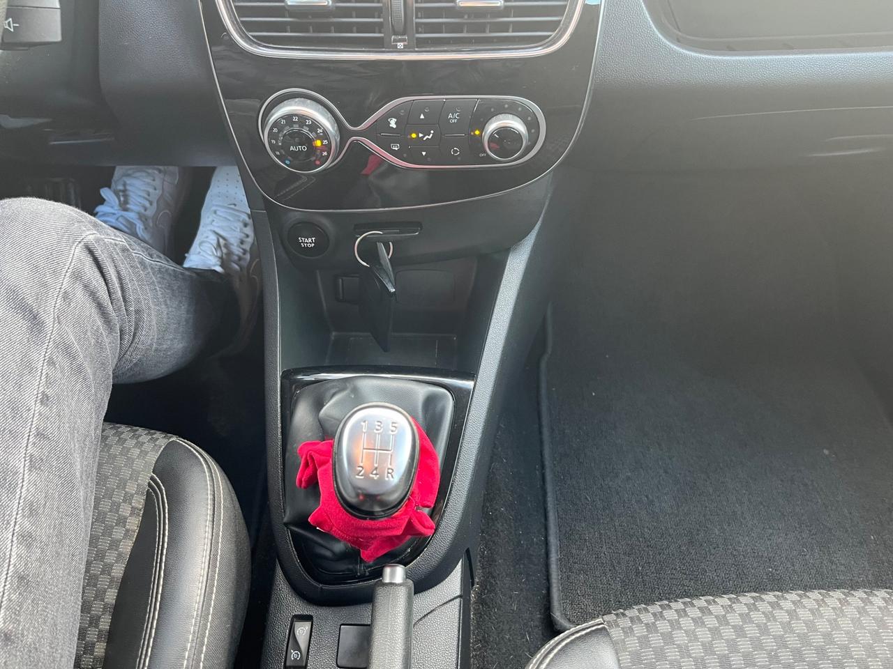 Renault Clio TCe 12V 90 CV 5 porte Moschino Intens