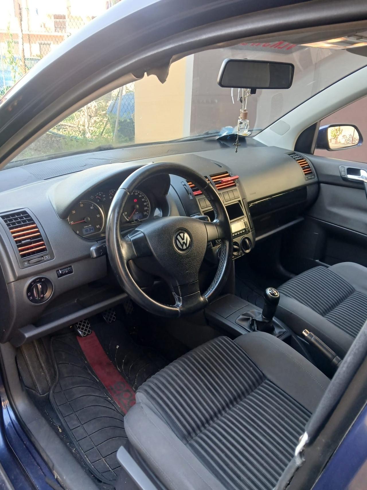 Volkswagen Polo 1.4/80CV TDI 5p. Sportline