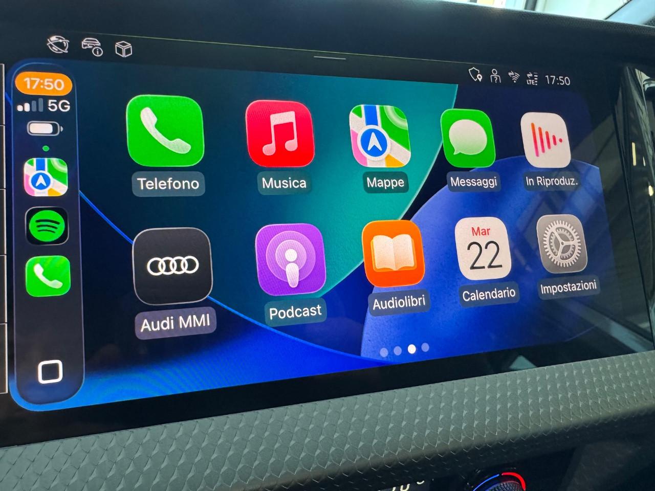 Audi A1 Allstreet 35 TFSI 150cv S Tronic S line Interiors