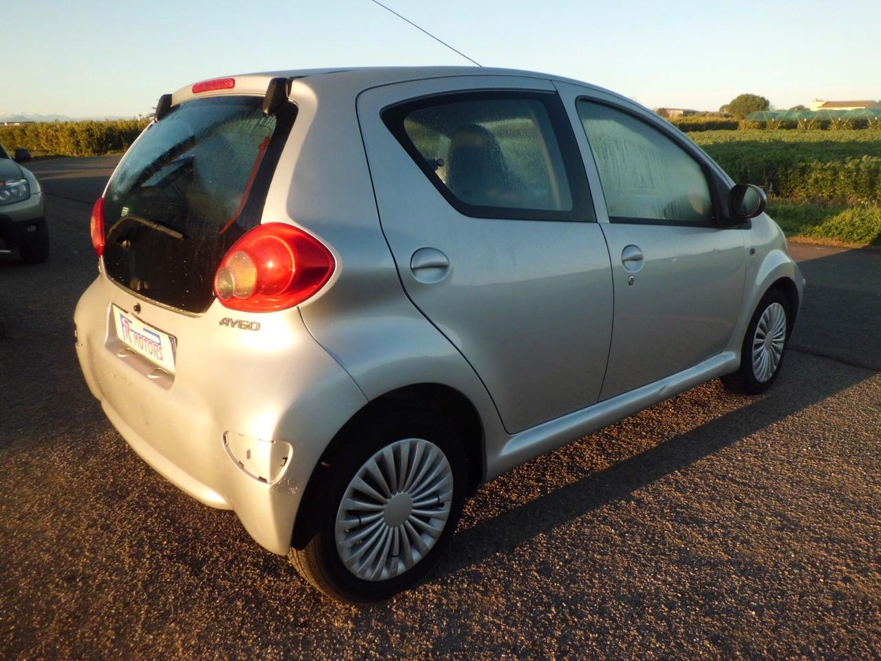 Toyota Aygo 1.0 12V VVT-i 5 porte Blue