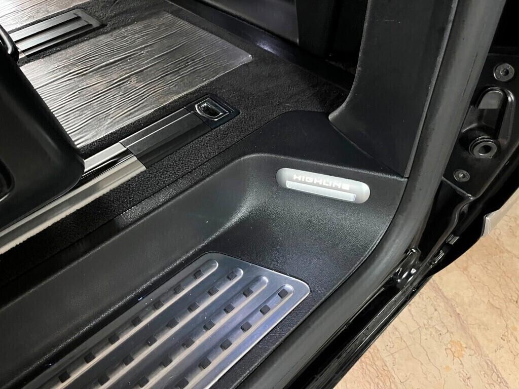 Volkswagen Multivan 2.0TDI T6.1 Highline 150cv dsg 7p