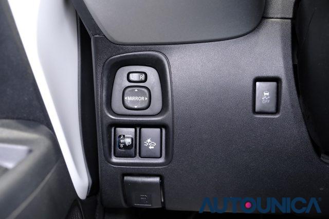 TOYOTA Aygo 1.0 VVT-i 69 CV 5 PORTE X-COOL TSS NEOPATENTATI