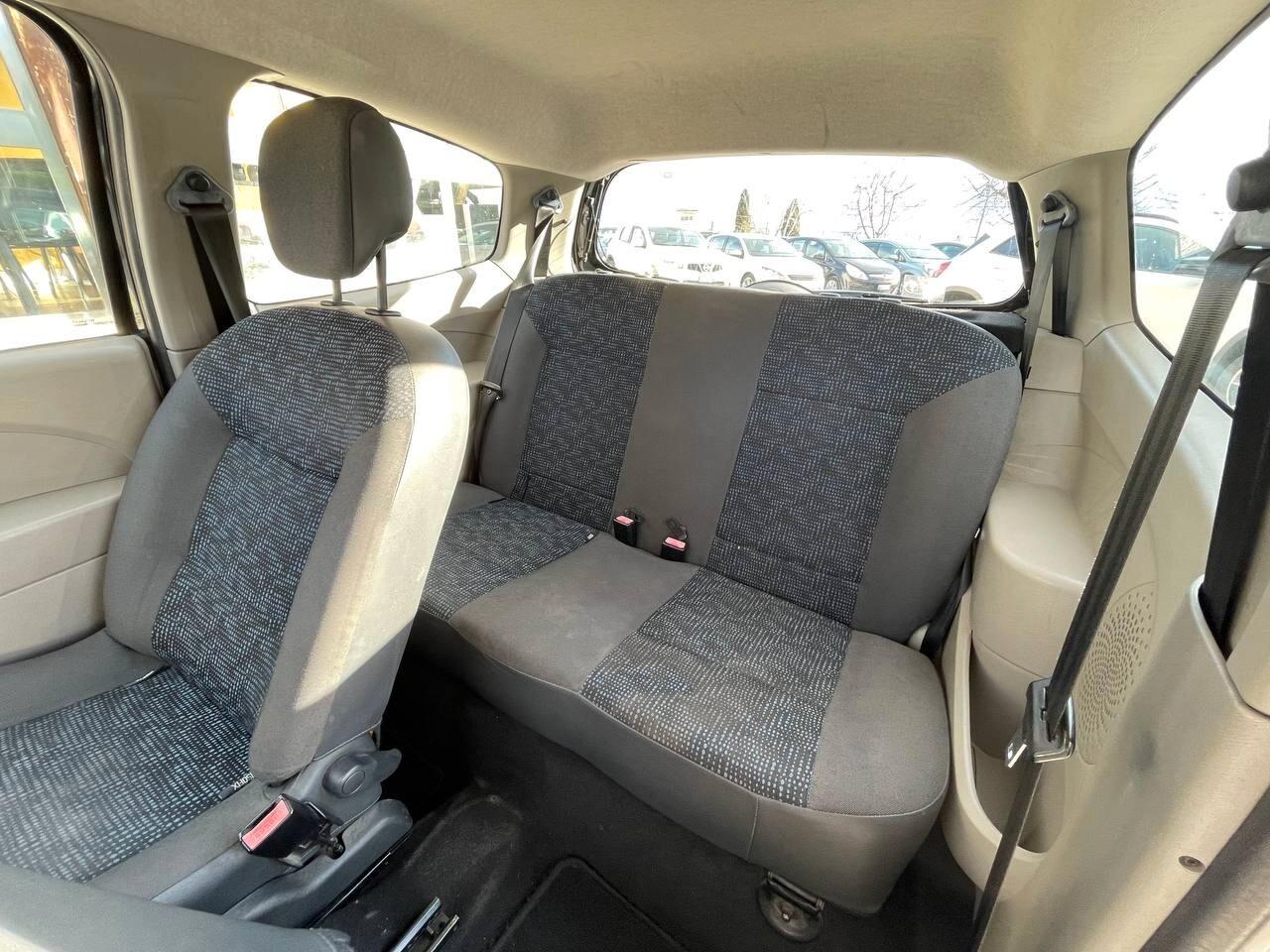 RENAULT TWINGO 1.2 B - 2010