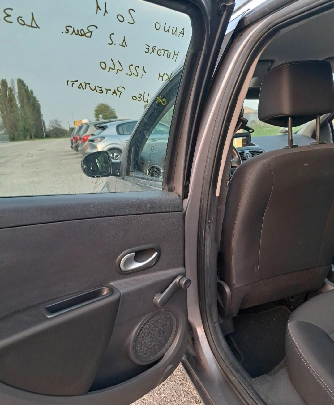 Renault Clio 1.2 16V SporTour Live!