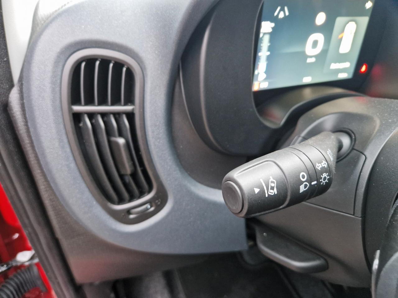 Fiat Panda hybrid 1.0 70CV "SOLO 700 km" Bluetooth, Sensori p