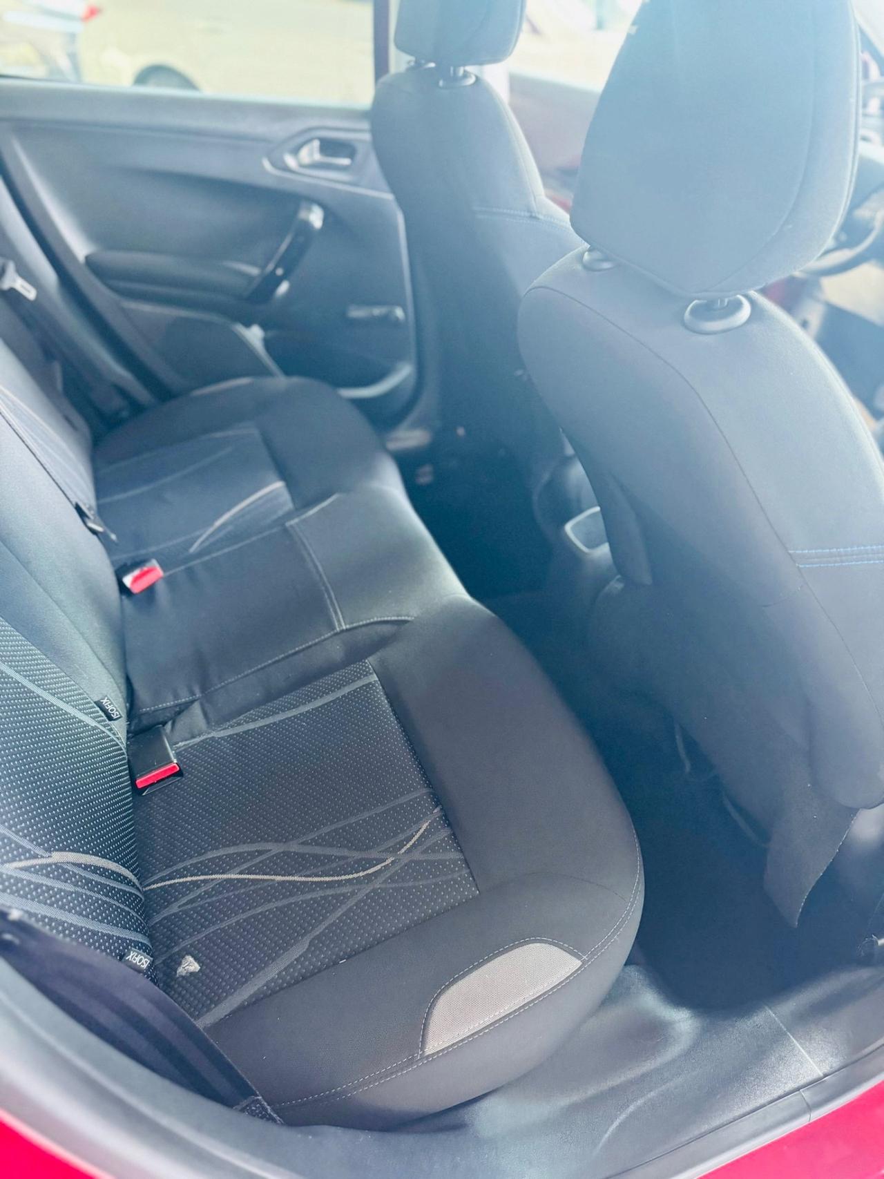 Peugeot 208 PureTech 82 5 porte Allure