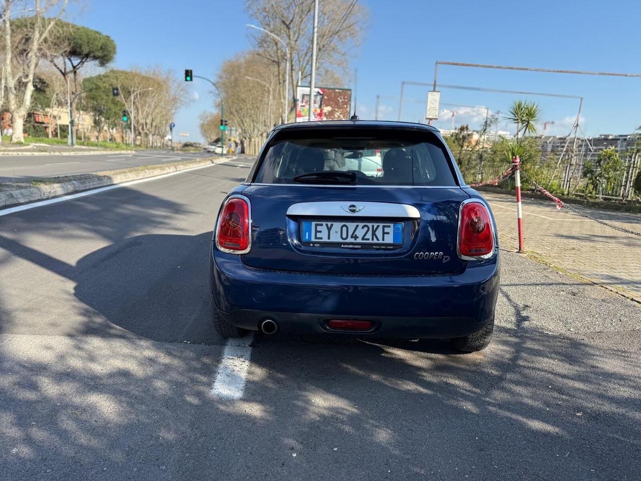Mini 1.5 Cooper D Business XL Cambio Automatico