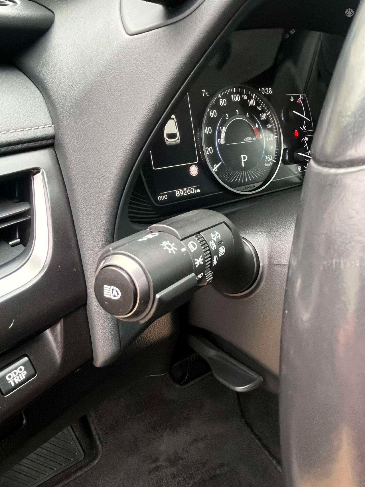 Lexus UX Hybrid Business