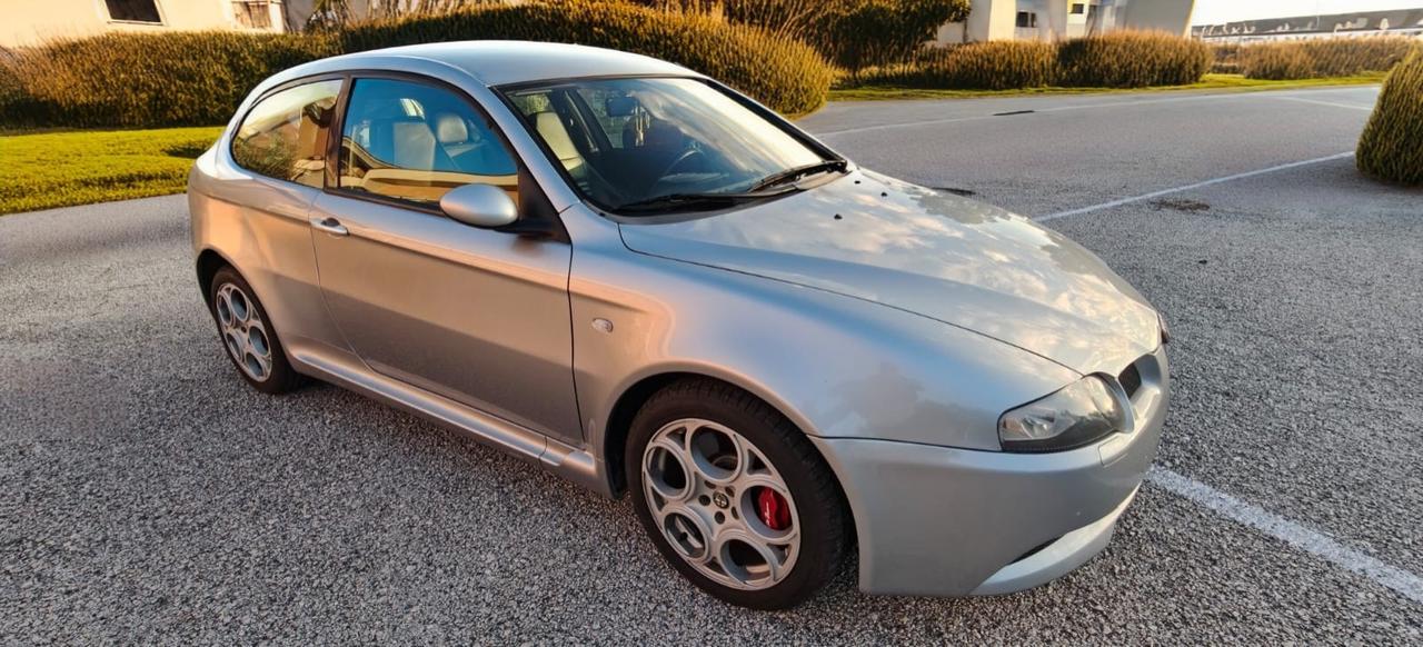Alfa Romeo GTA 147 3.2i V6 24V porte GTA 67780 2004