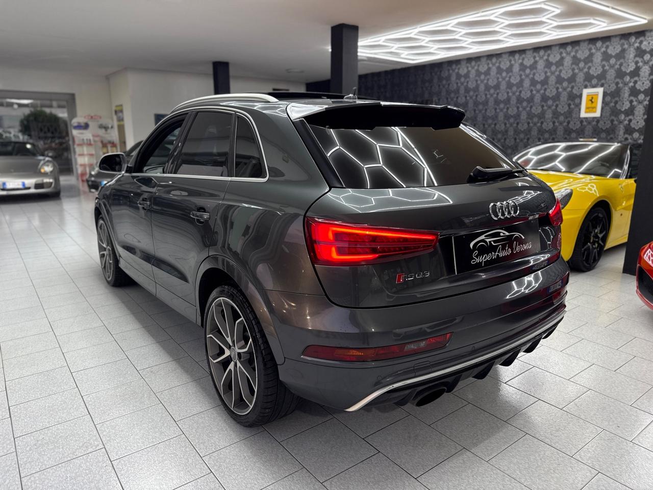 Audi Q3 RS 2.5 TFSI quattro S tronic
