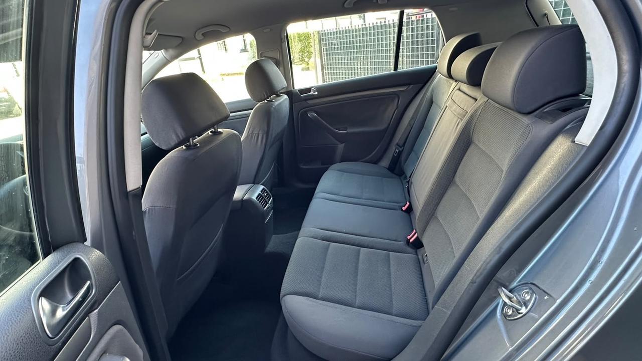 Volkswagen Golf 1.6 16V FSI 5p. Comfortline