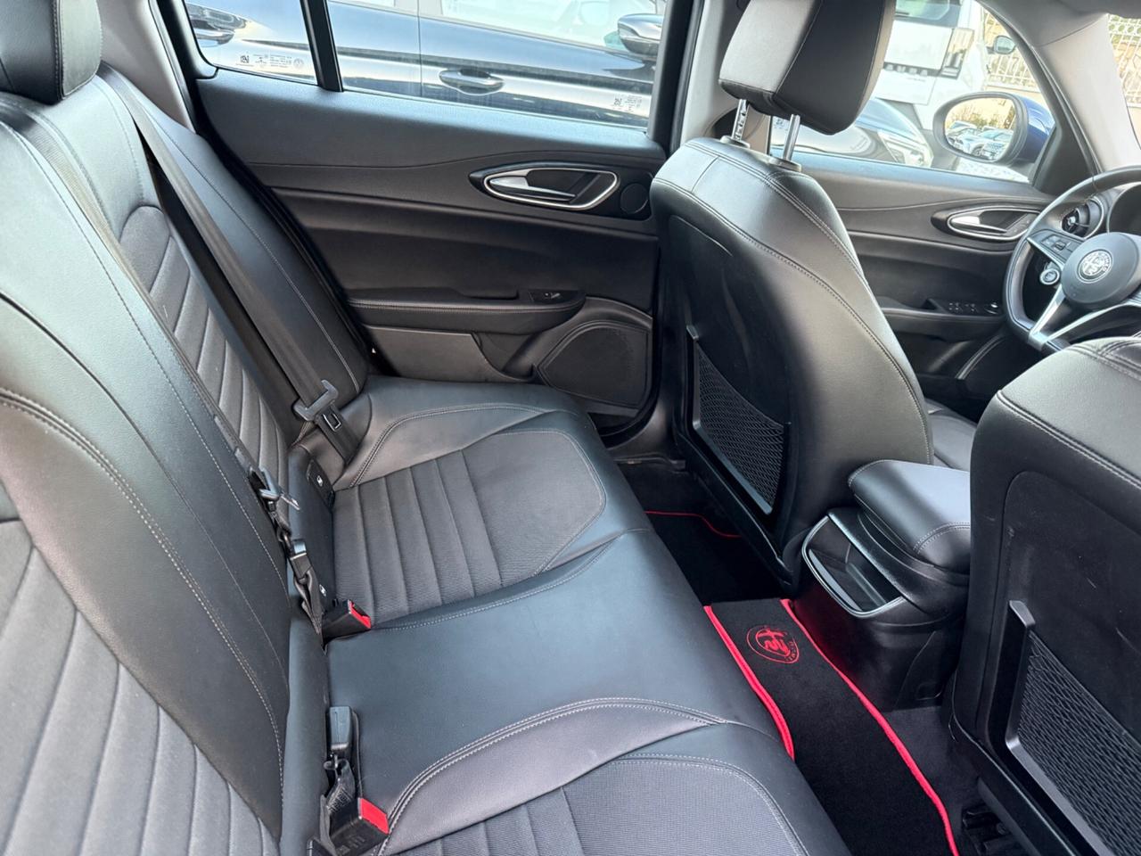 Alfa Romeo Giulia 2.2 Turbodiesel 180 CV Business Sport