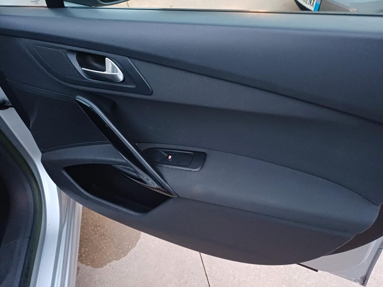 Peugeot 508 1.6 e-HDi 115 CV(TETTO PANORAMICO)