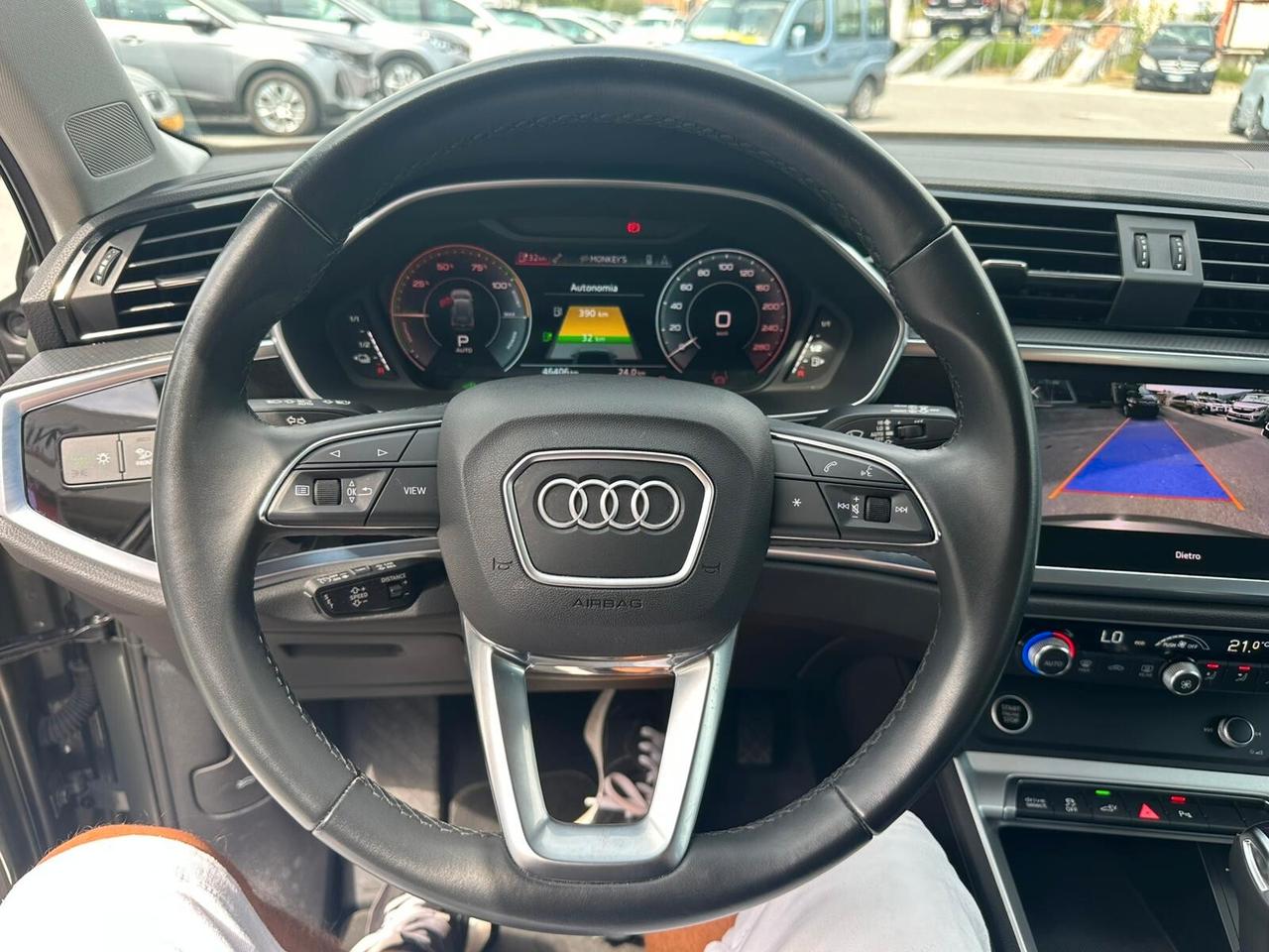 Audi Q3 45 TFSI e S tronic Identity Black