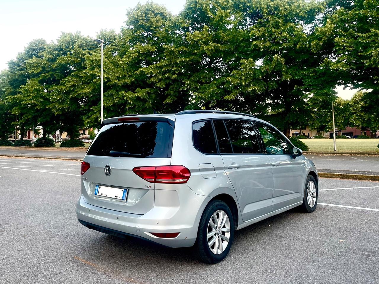 Volkswagen Touran 1.6 TDI Business BlueMotion Technology