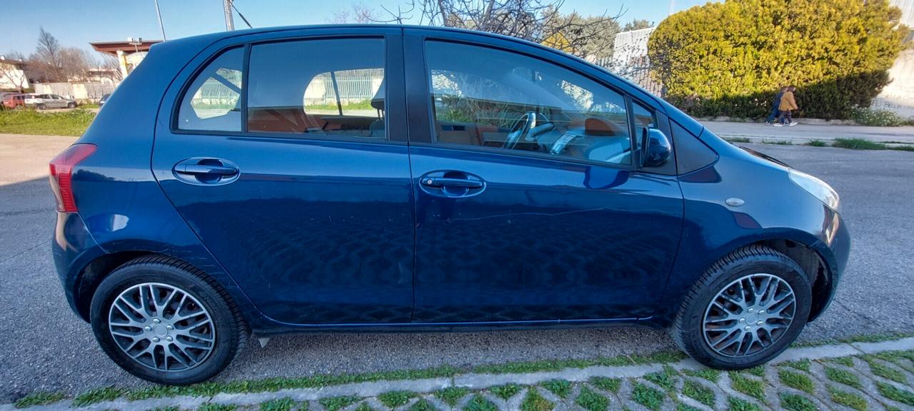 YARIS 1,0 BENZINA/GPL SCADENZA BOMBOLE NEL 2033 GOMME NUOVE IMPECCABILE